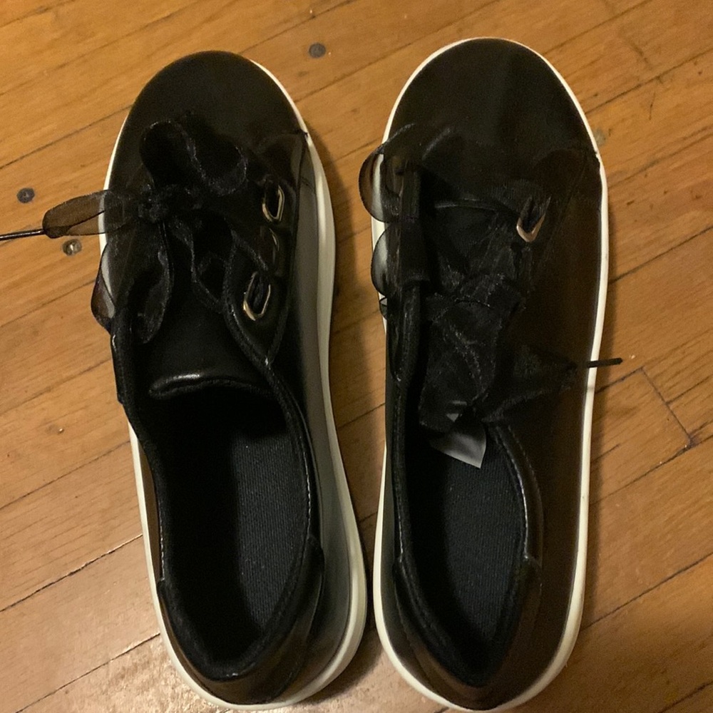 Platform sneakers